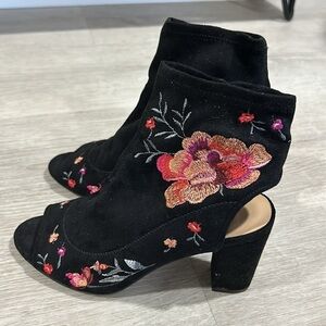 INC Kayden Black embroidered Faux Suede Open Toe Heel Ankle Boots 6